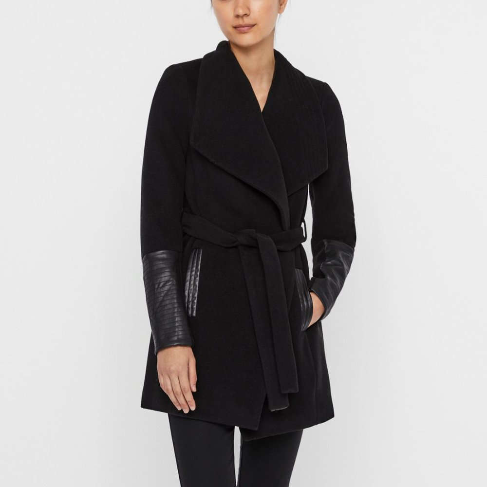 Beautiful classy jacket for warmer weather🌡️☁️